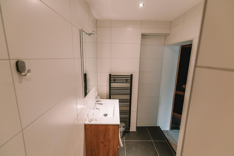 Bathroom 5, Harlingen Staete, Harlingen
