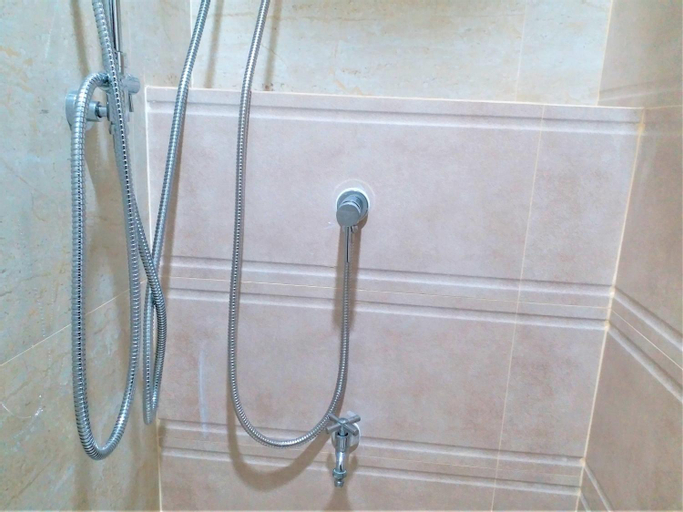 Bathroom 7