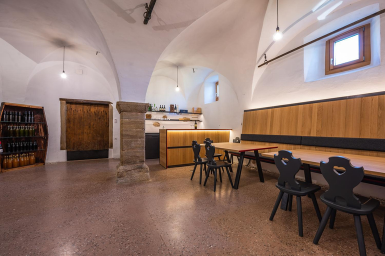 Others 2, Weingut Lahn zu Eppan, Bolzano
