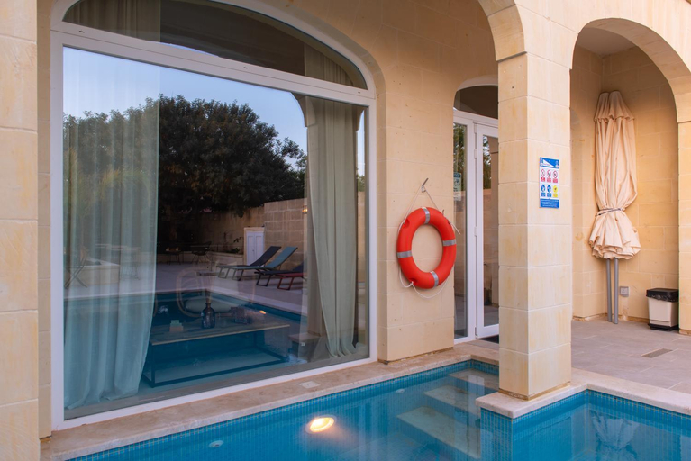 Sport & Beauty 2, The Carob Tree B&B