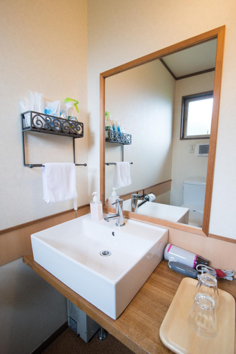Bathroom 4, Etavia Yufuin Kinrinko, Yufu