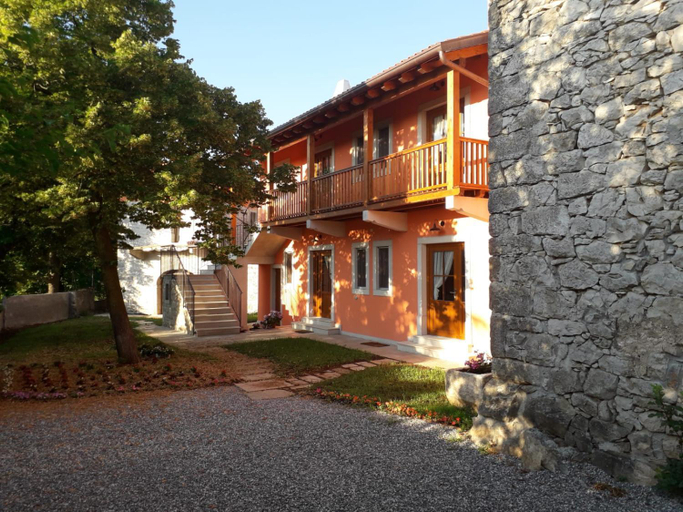 Others 5, Agriturismo Kralj, Trieste