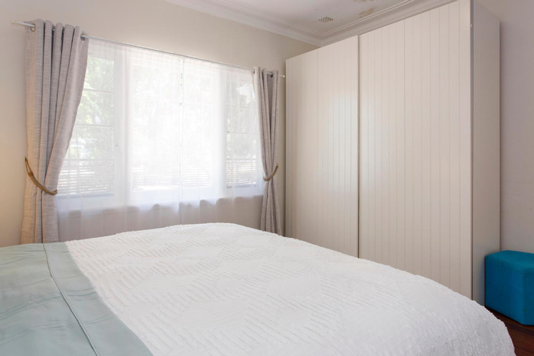 Bedroom, Home Away - 2 Bedroom Cottage, Fremantle