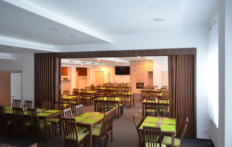 Food & Drinks 3, Hotel CESKA FARMA, Trutnov