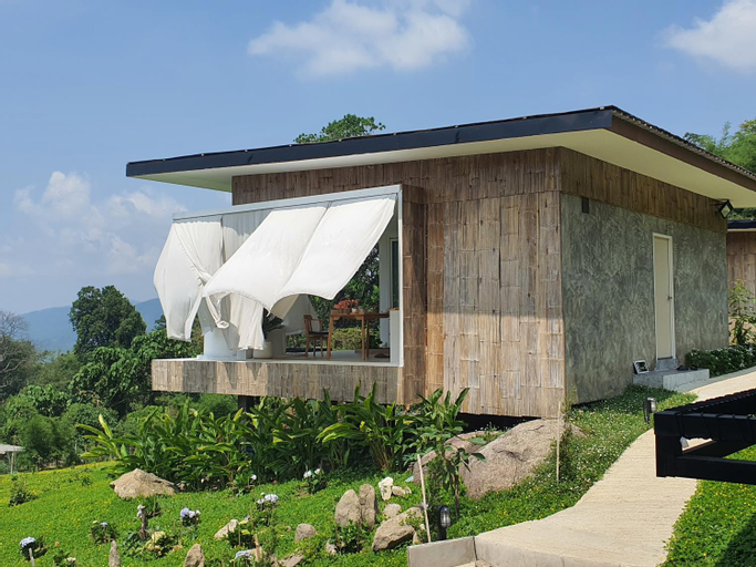 Exterior 2