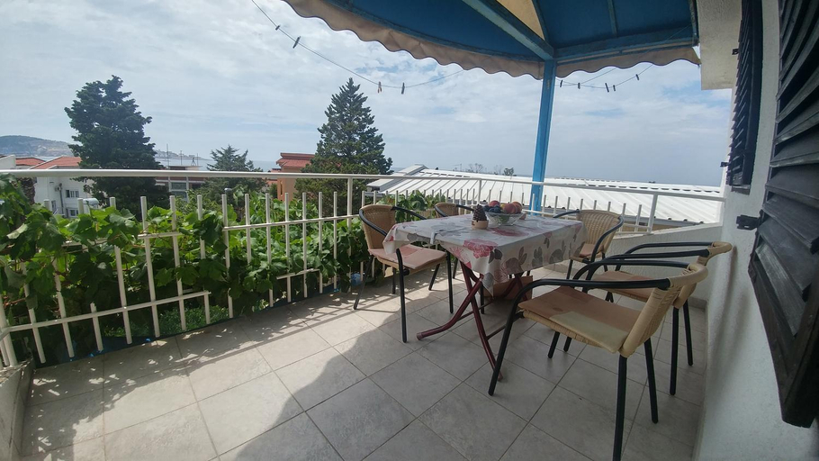 Others 4, Apartmani Vitic