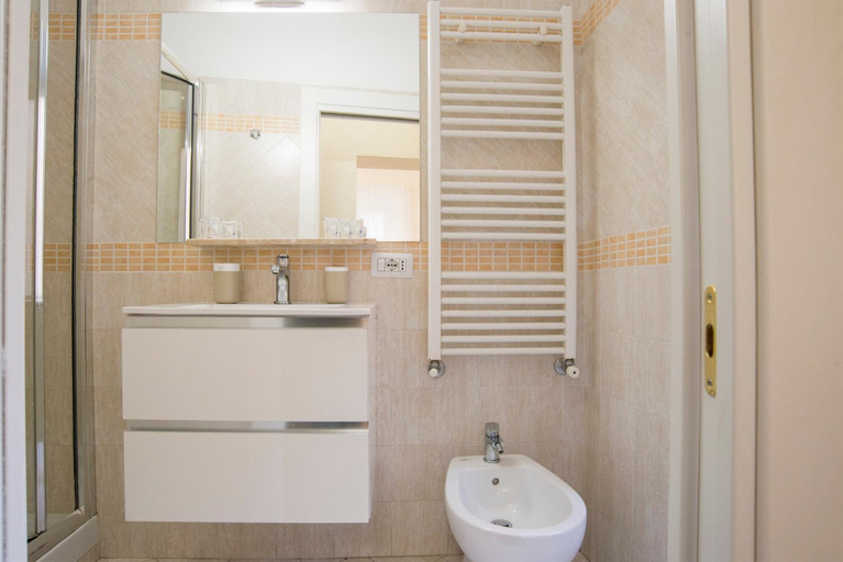 Bathroom 3, Nationale Boutique Rooms & Suites, Roma