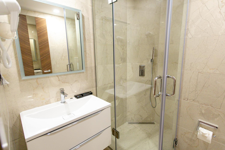 Bathroom 4, Hotel Sokrati, Tirana