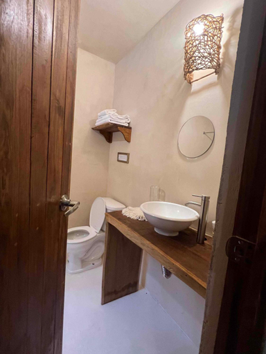 Bathroom 4, Lodge Tzunum Jade, Cozumel
