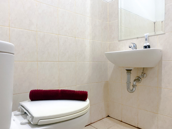 Bedroom 2, Good Deal and Comfortable Studio Park View Condominium Apartment By Travelio, Depok