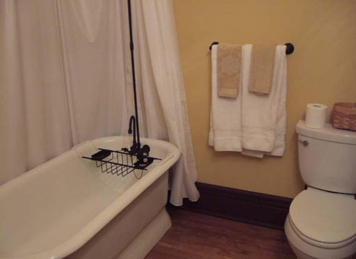 Bathroom 3, Martin & Mason Hotel, Lawrence