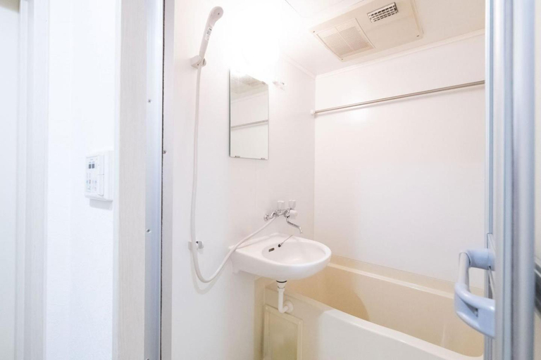 Bathroom 2, Ihatov Komazawa, Setagaya