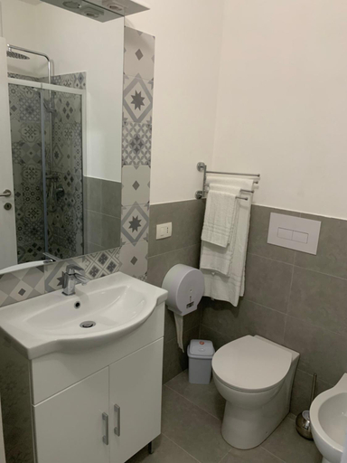 Bathroom 3, B&B Ramura, Trapani