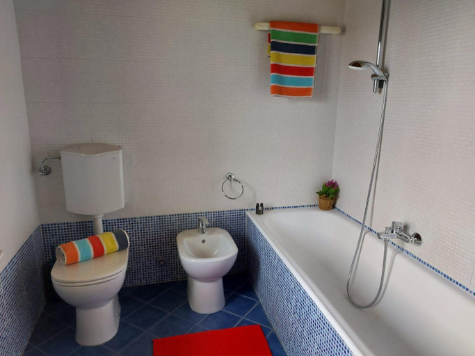 Bathroom 3, Bnbook Casa dei Peschi - Lago di Monate, Varese