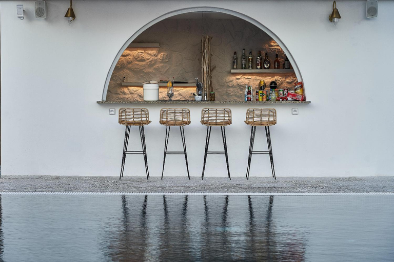 Food & Drinks 5, Petri Suites, South Aegean