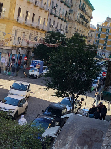 Others 4, Dama HostelBB, Napoli
