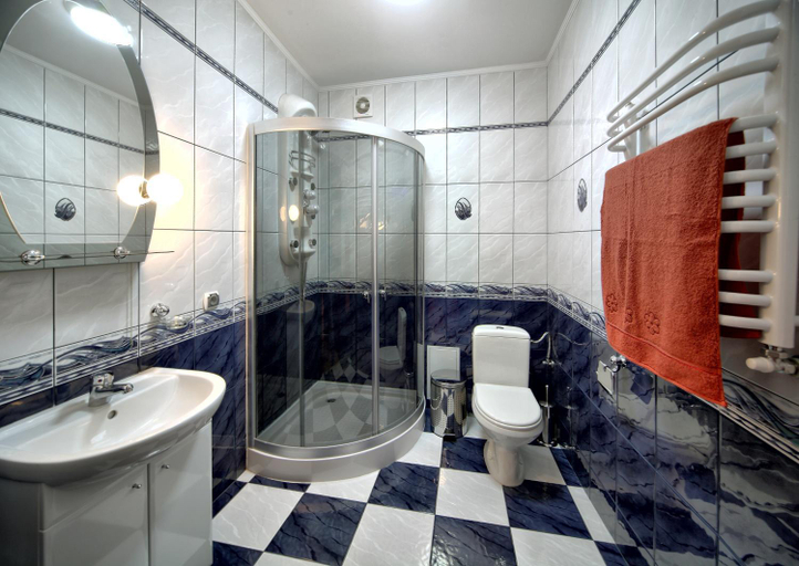 Bathroom 3, Едем, Drohobyts'kyi