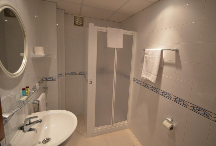 Bathroom 4, Hostal Mallorca, Baleares
