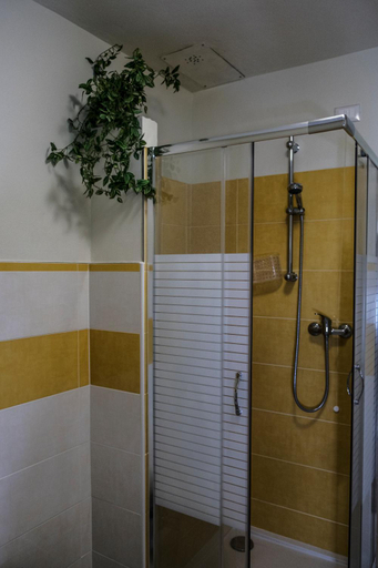 Bathroom 3, LA VIGNA FIORITA B&b, Treviso