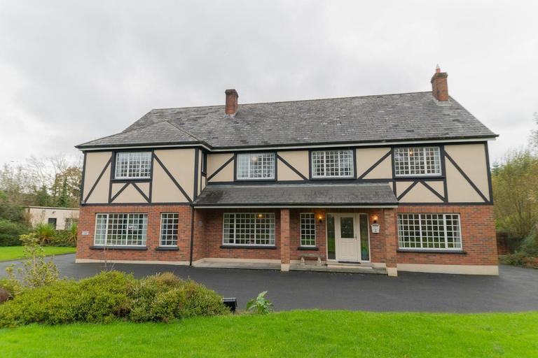 Others 5, Dorney's B&B
