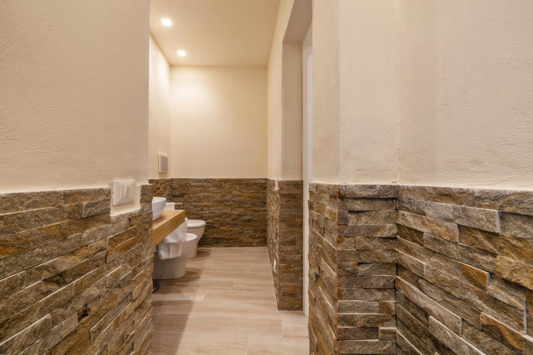 Bathroom 3, Aria di Mare Apartments, Trapani