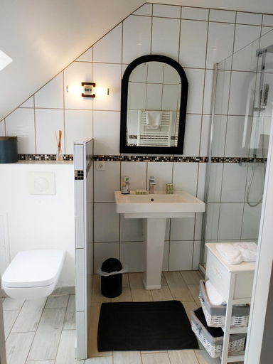 Others 3, La loge, Cher