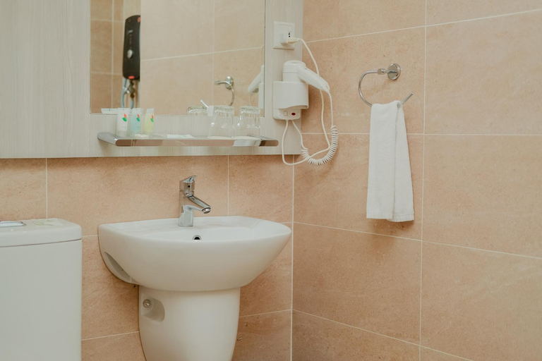 Bathroom 12
