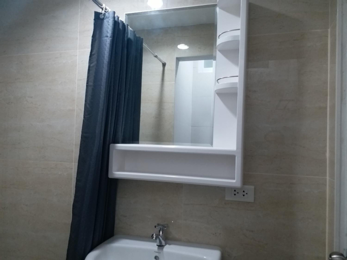 Bathroom 7