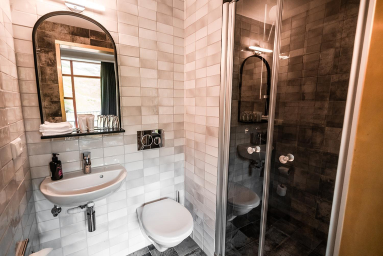 Bathroom 4, Frost and Fire Hotel, Hveragerði
