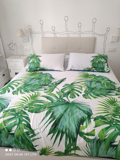 Bedroom 2, Albero della vita, Savona