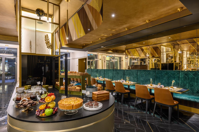 Food & Drinks 5, Emerald Downtown Luxury Suites by Continental Group, Budapesti