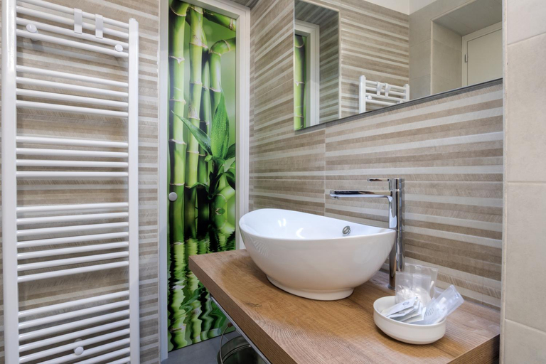 Bathroom 2, Le Stanze Del Duomo, Lecce