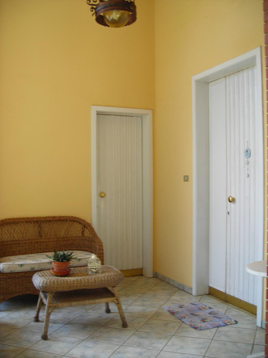 Others 4, B&B San Salvador, Lecce