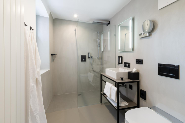 Bathroom 3, DAS HOCHREIN, Kitzingen
