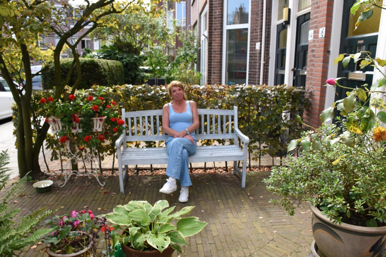 Others 2, Bed & Breakfast Leonie, The Hague