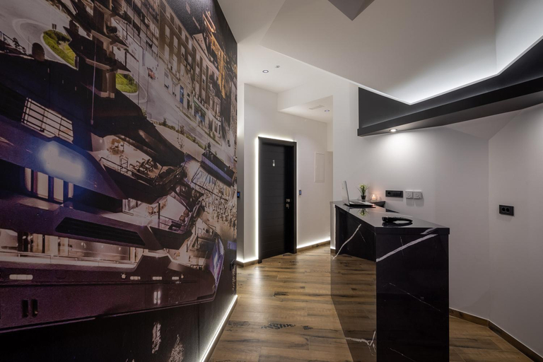 Public Area 2, Top Rooms, Split