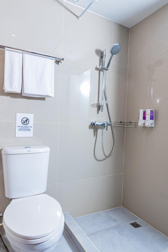 Bathroom 4