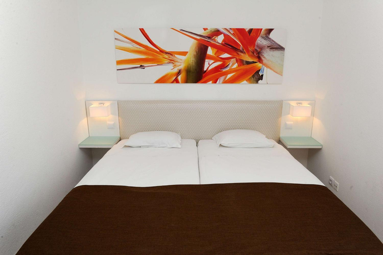 Bedroom 3, Dorisol Estrelicia Hotel, Funchal