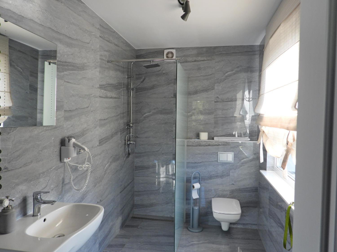 Bathroom 2, Apartament A2D Krakow, Kraków City
