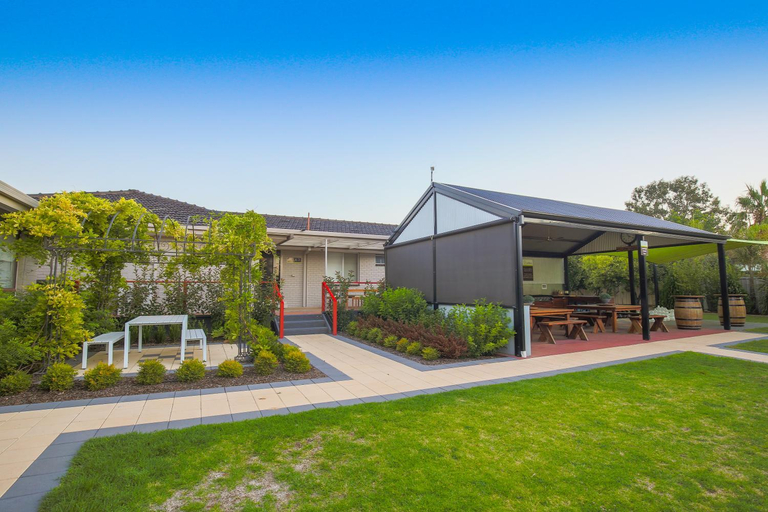 Exterior & Views 2, Mildura Holiday Villas, Mildura - Pt A