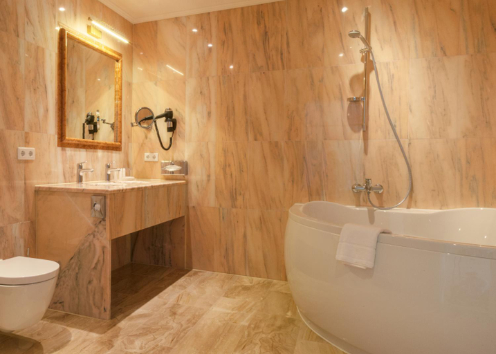 Bathroom 3, Grand Hotel Palladium, München