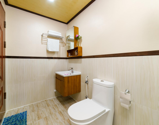 Bathroom 2, Sea View Villa Ukulhas, North Ari Atoll