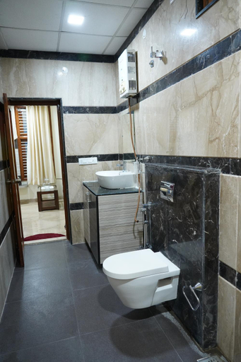 Bathroom 3, Classia Suites, Bangalore