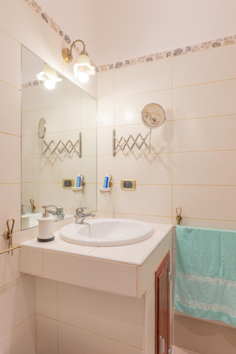 Bathroom 4, Bed & Breakfast "Il Priscio", Bari