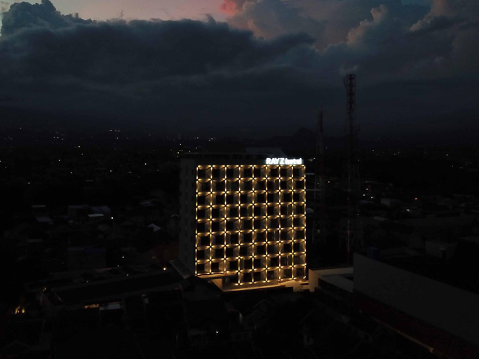 Exterior & Views 2, Rayz UMM Hotel, Malang