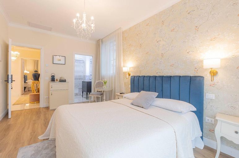 Others 3, CRYS: Rooms, Holiday, Business, Verona