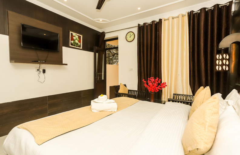 Bedroom 2, Hotel Mirage Grand, Kangra