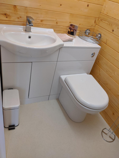 Bathroom 3, Foxhill Lodges, Kent