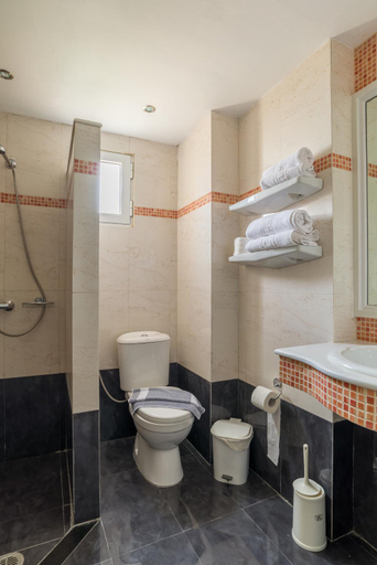 Bathroom 2, Windmill Apartments, Crete
