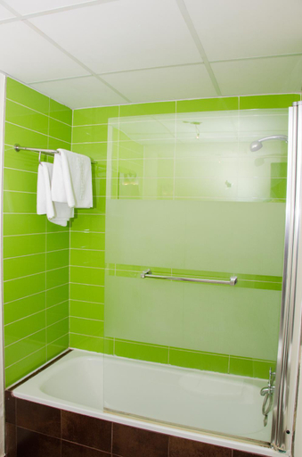 Bathroom 2, Ciudad de Alcala, Madrid